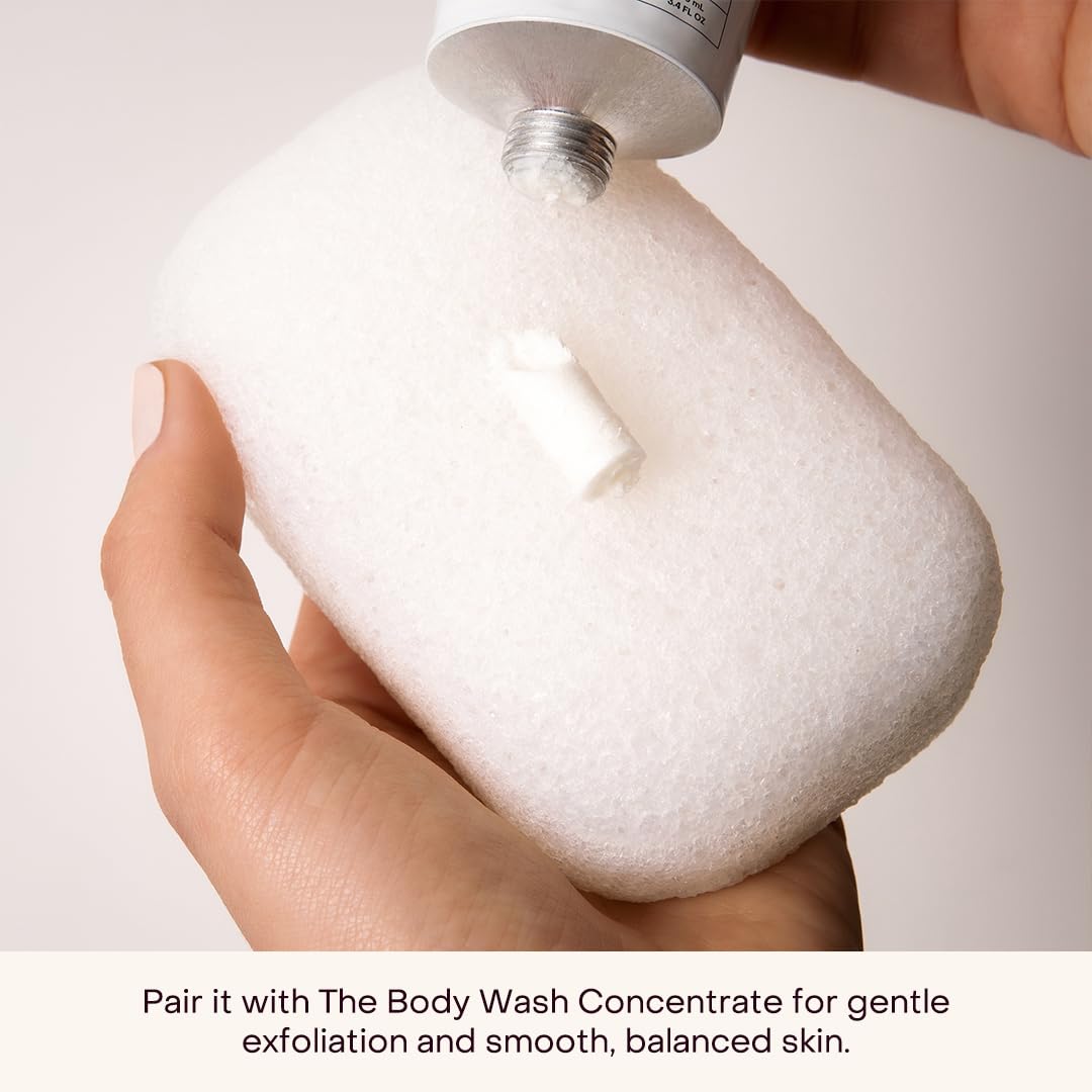 Mousse crèmeuse Everist konjac pour une exfoliation légère et agréable sous la douche.