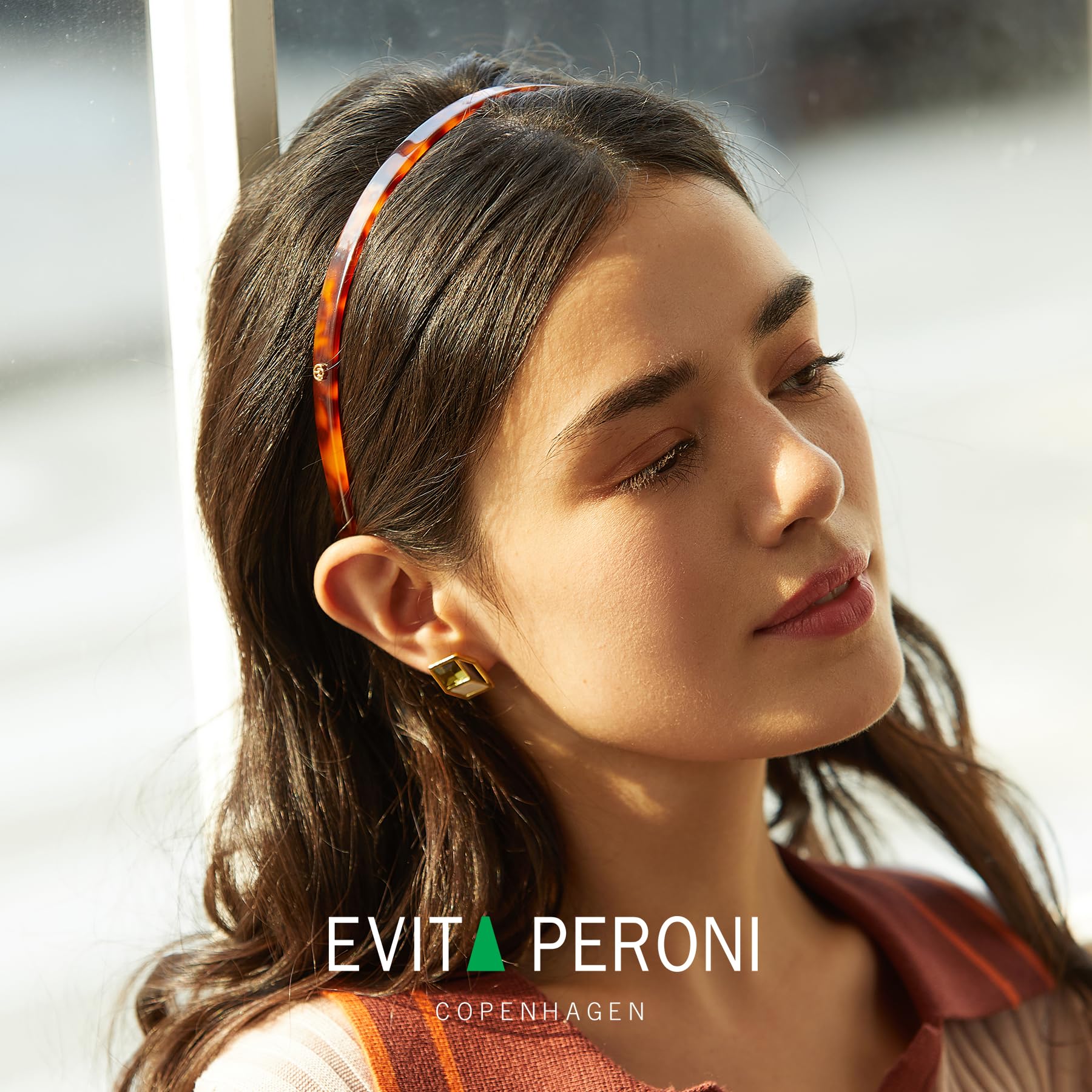 Evita Peroni, étui de rangement tube inclus pratique.