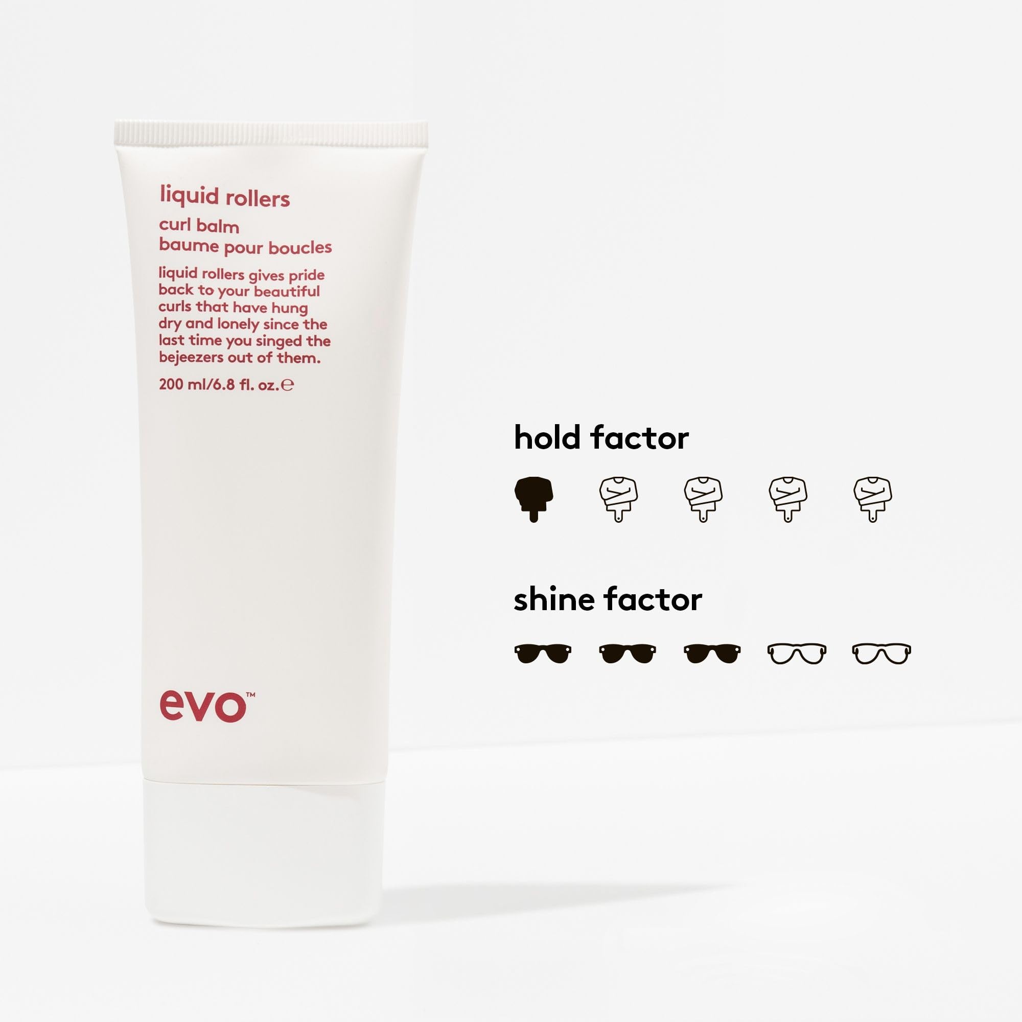 EVO baume protège contre les frisottis et lisse les cheveux.