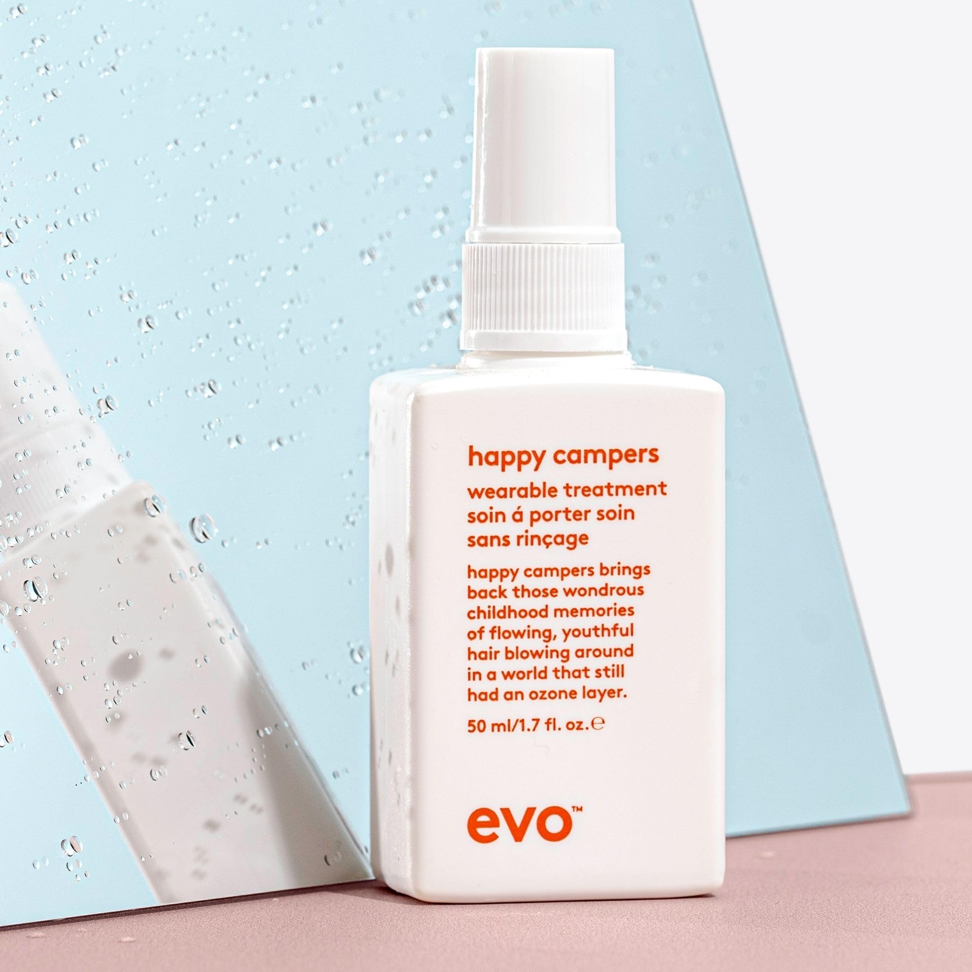 Avant et après coiffage EVO Happy Campers, volume léger et maintien subtil.
