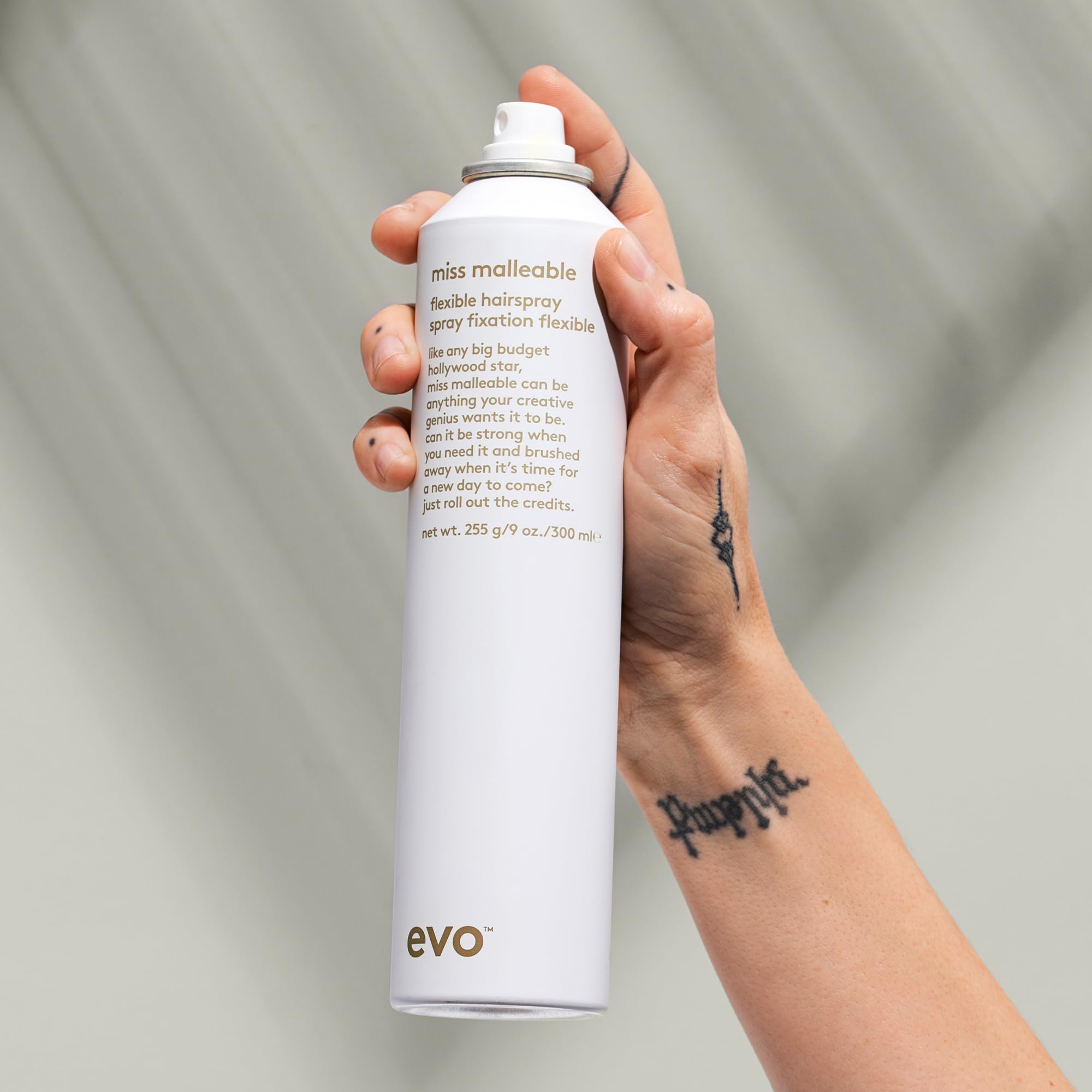 EVO Miss Malleable – coiffage flexible permettant des retouches faciles.