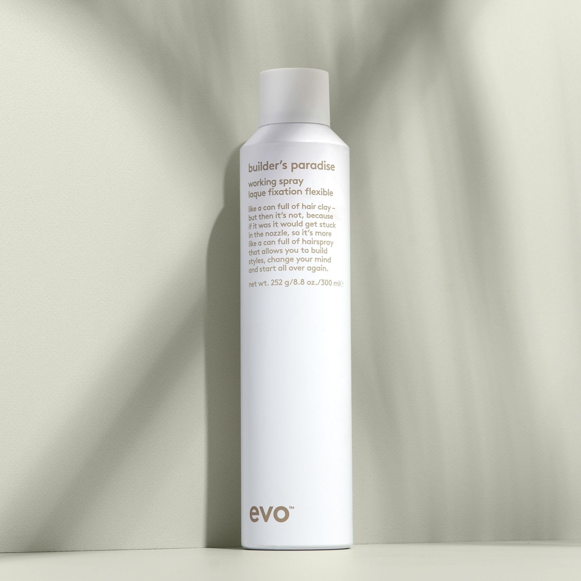 EVO Builder's Paradise Fixatif, avant-après montrant une transformation fluide.