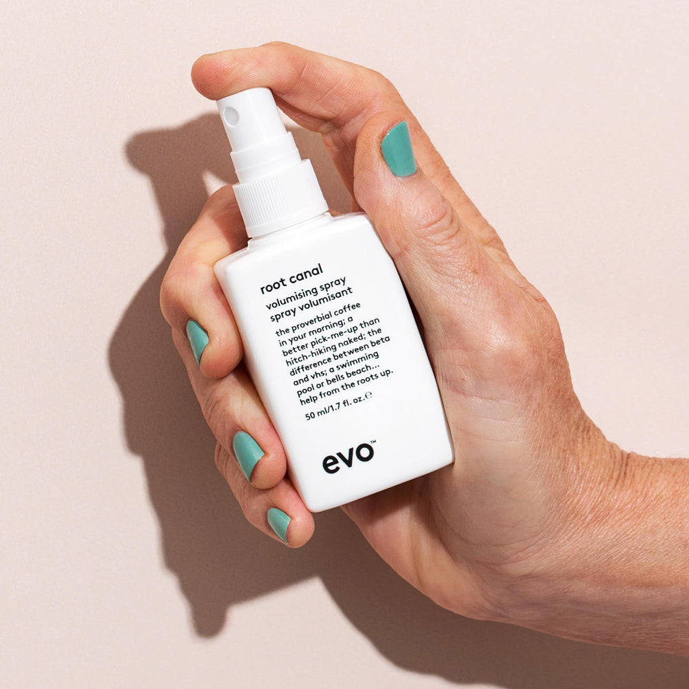 Lift des racines avec EVO Root Canal pour plus de volume durable.