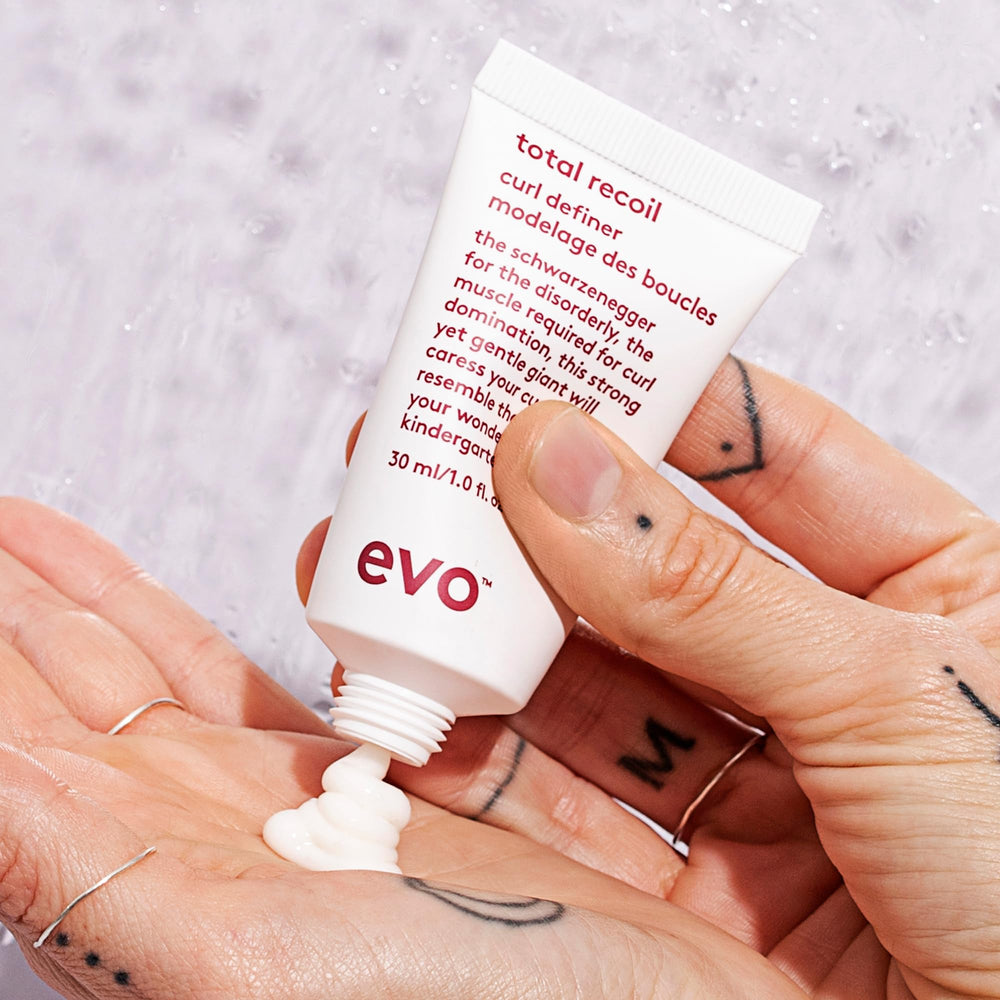 EVO Total Recoil parfum léger qui n'allourdit pas les cheveux.