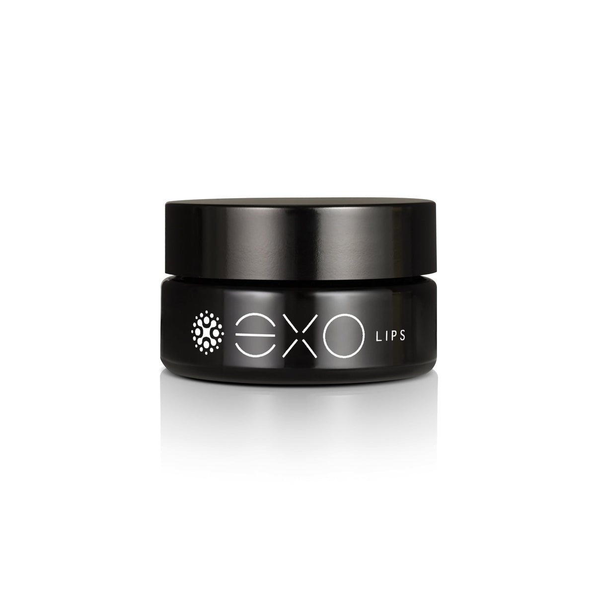 EXO LIPS montre sa bouteille de 15 ml prête à hydrater rapidement les lèvres.