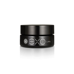 EXO LIPS montre sa bouteille de 15 ml prête à hydrater rapidement les lèvres.