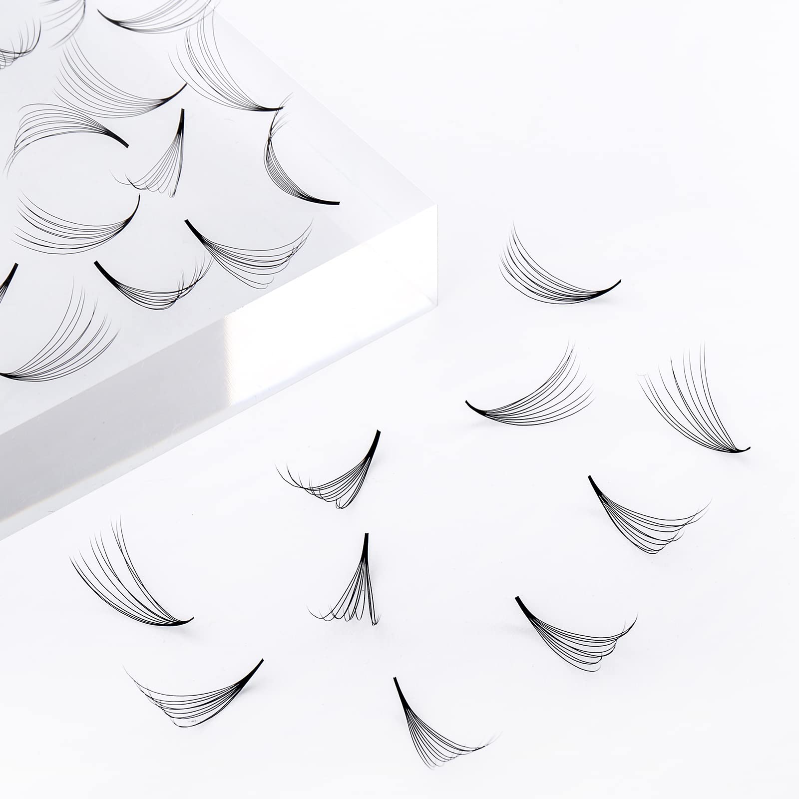 FADLASH base mince noir mat pour une intégration naturelle.