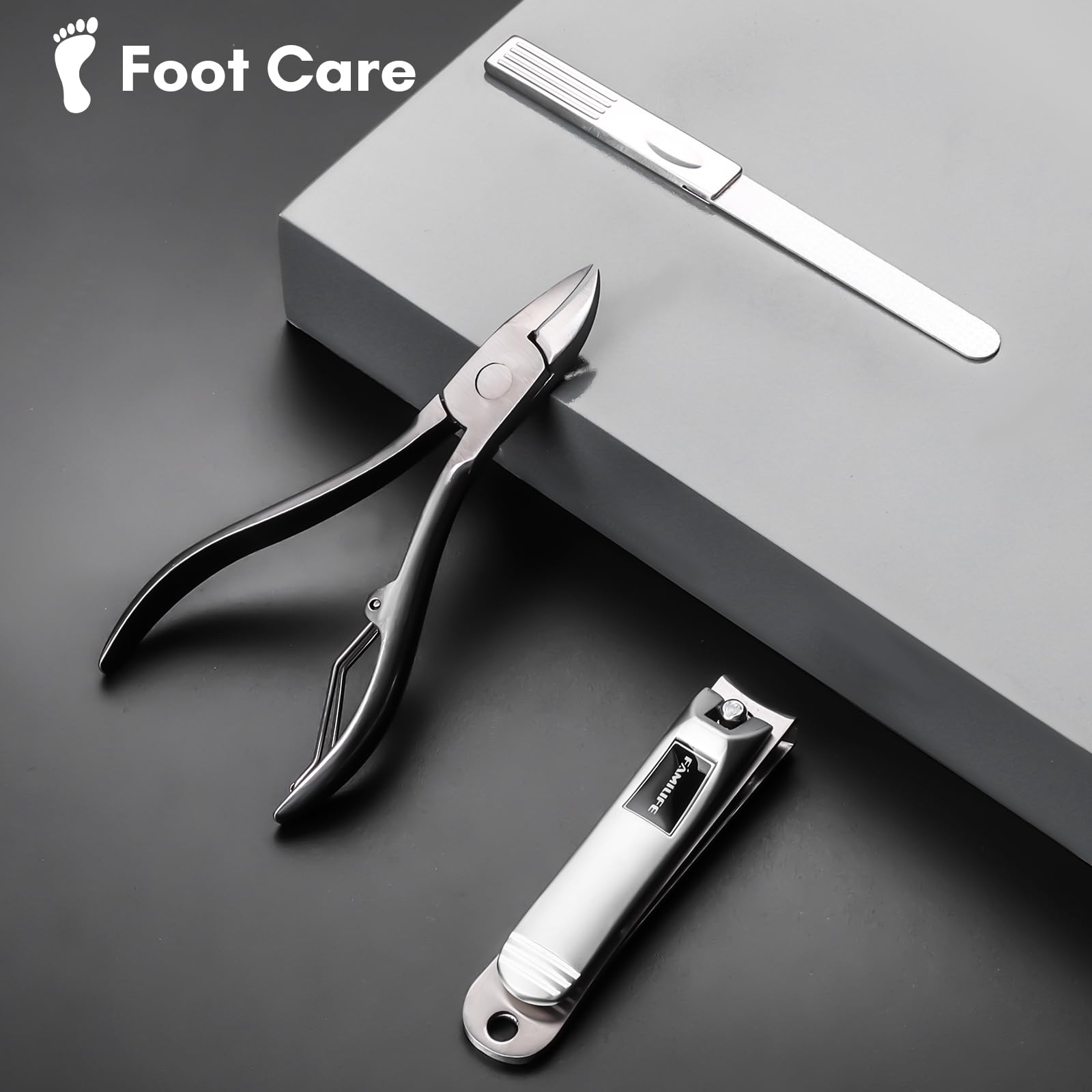 FAMILIFE pousse-cuticule en V, design ergonomique pour une manucure soignée.