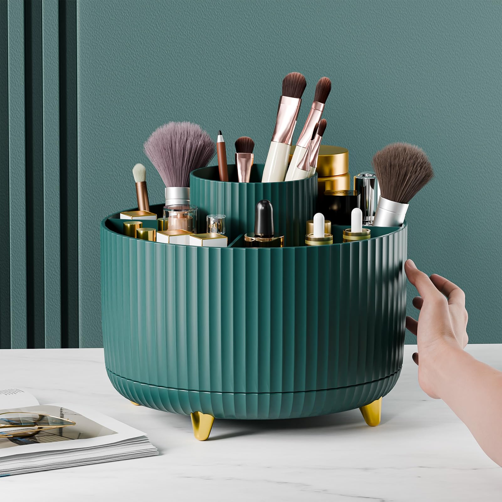 Fanado-format-compact-leger: idéal sur vanity et commode sans encombrement.