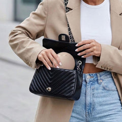 Miroir Fancii Mini Taylor compact et portable, facile à glisser dans le sac.