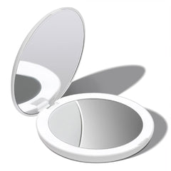 Miroir Fancii avec lumière naturelle pour un maquillage précis en voyage.