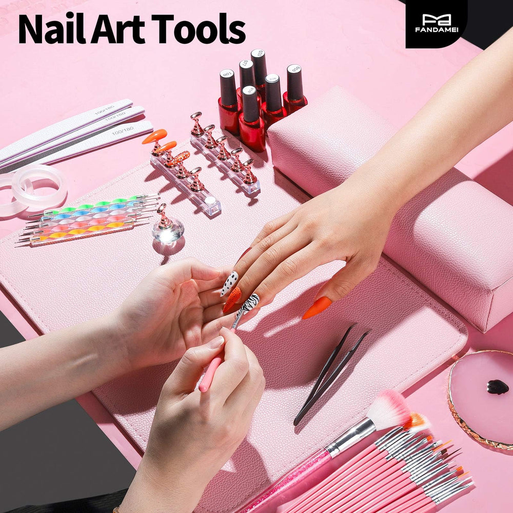 Palette d’art Fandamei en résine rose pour mélanger les couleurs.