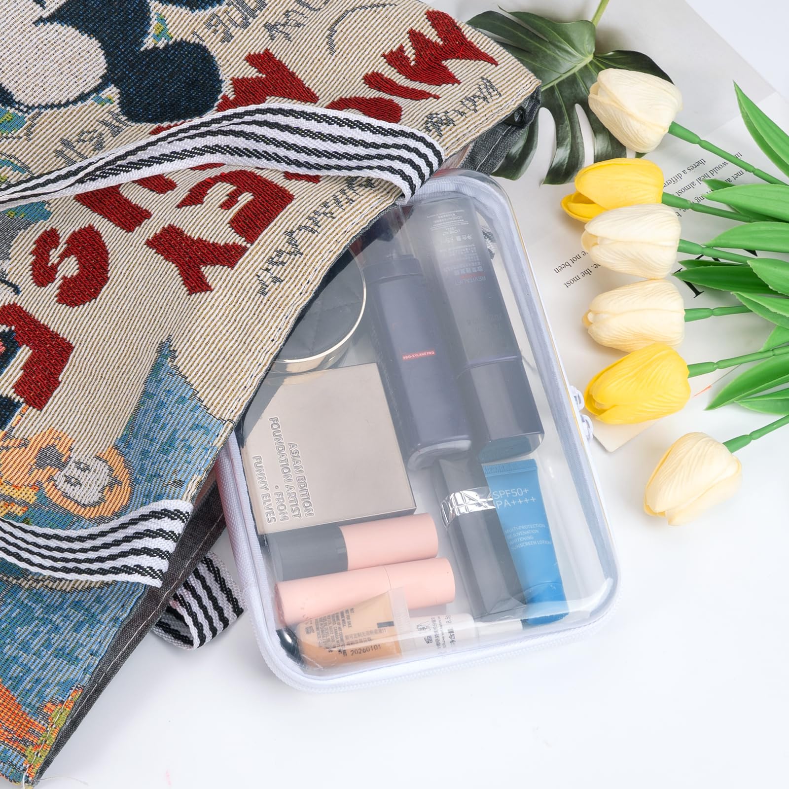 Fantasyon usage polyvalent pour maquillage et soins personnels lors des voyages.
