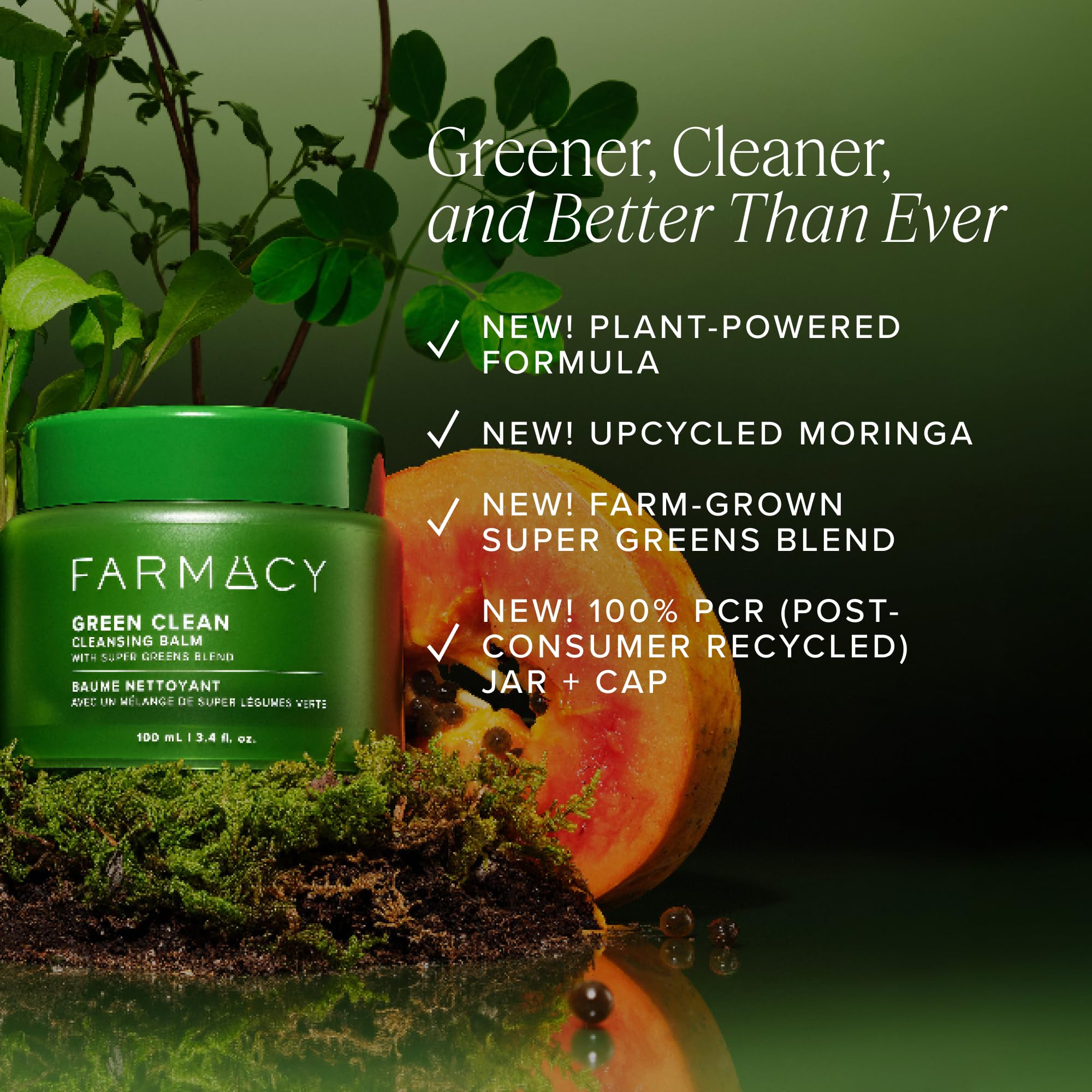 Émulsion laitueuse de Farmacy Green Clean sous l'eau tiède.