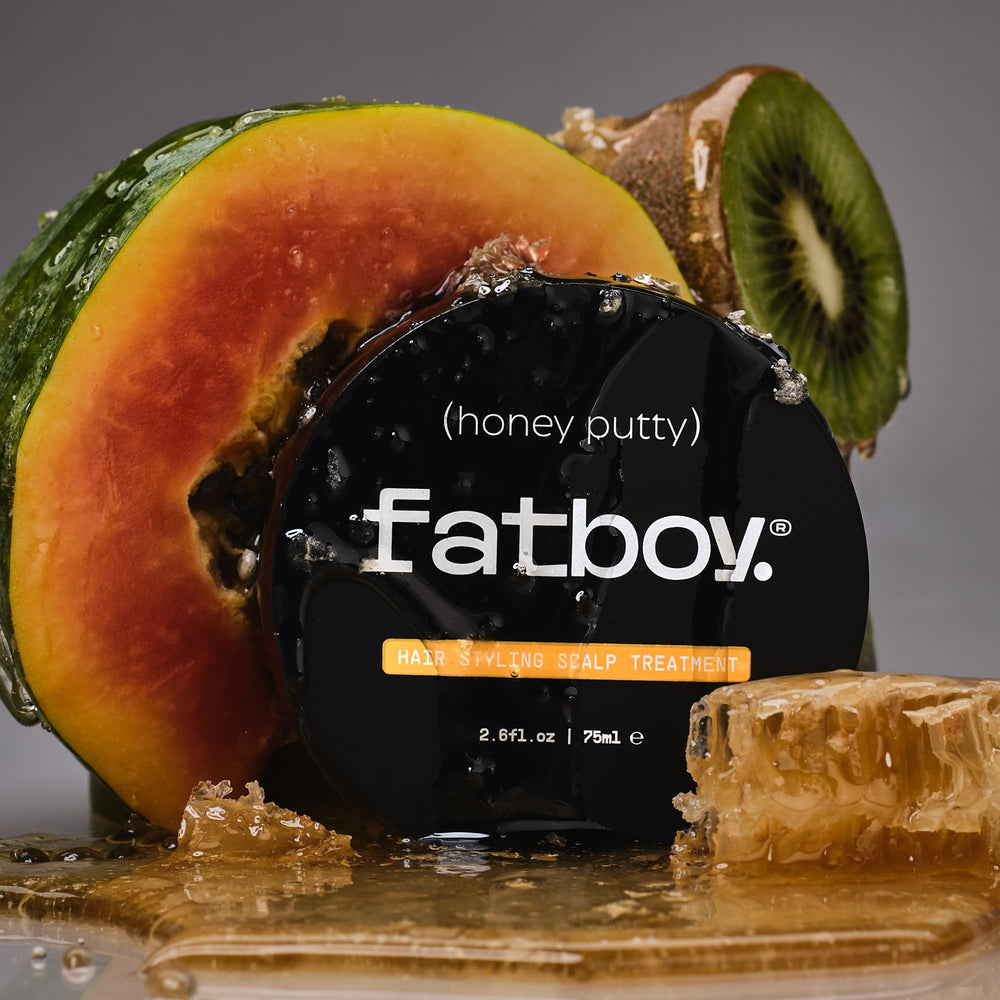Fatboy Honey Putty nourrit les cheveux et améliore leur souplesse.