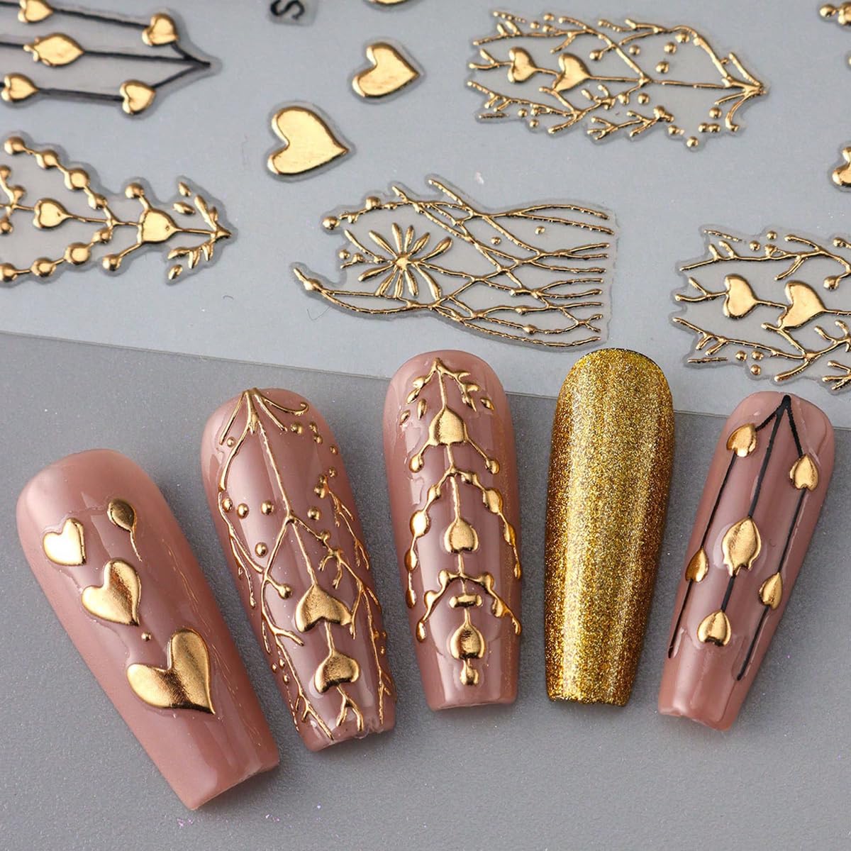 FBABFBUO Tortue et plante dorée sur ongles, touche ludique.