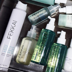 Application sur cheveux mouillés avec Fekkai Brilliant Gloss pour un éclat immédiat