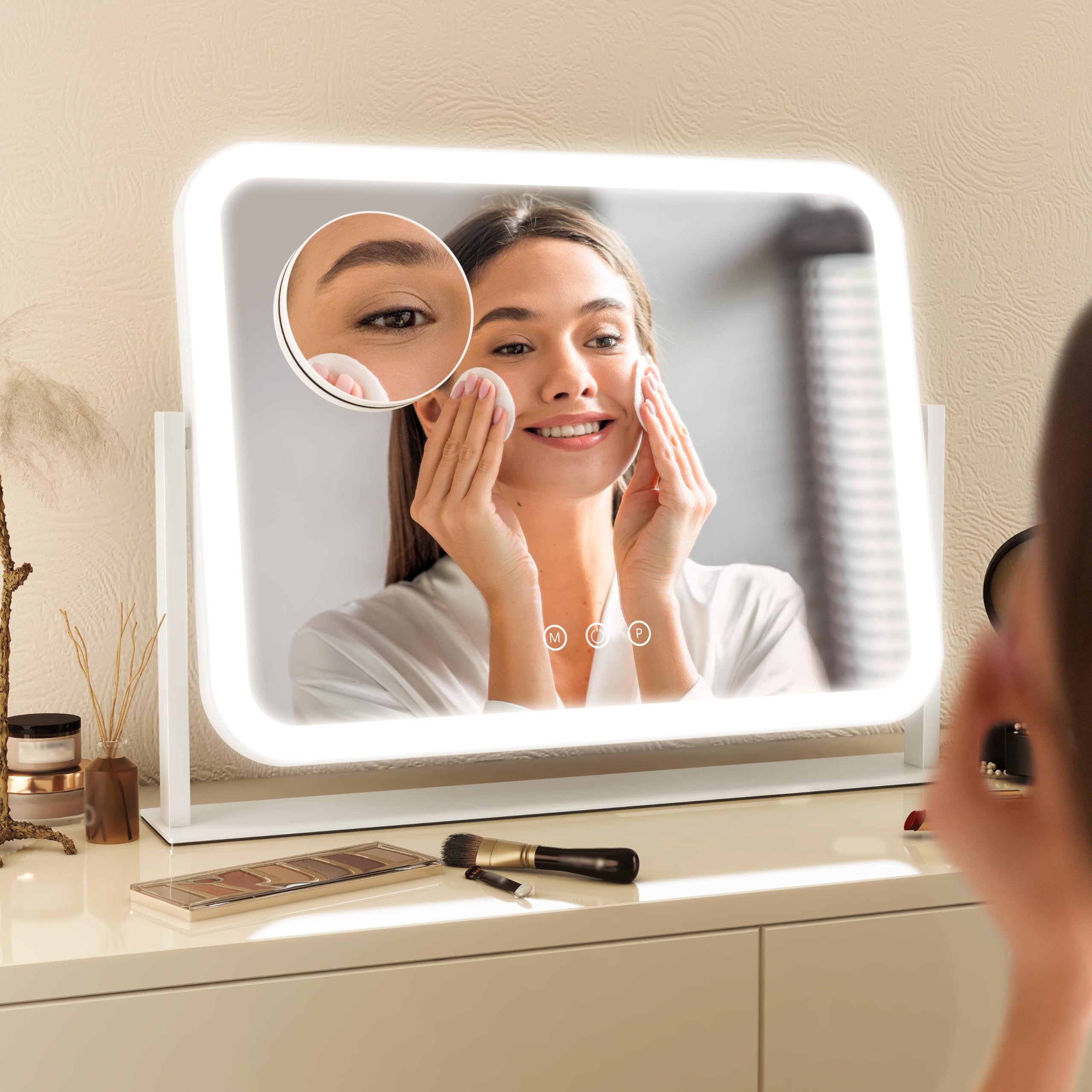 Miroir FENNIO résistant aux chocs avec revêtement sécurisé.