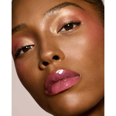 Fenty Beauty Gloss Bomb 08 Riri, texture légère pour un éclat rapide sans effort