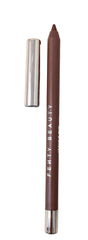 Ensemble Glow'N Xtra, duo liner et gloss pour un style lèvres festif.