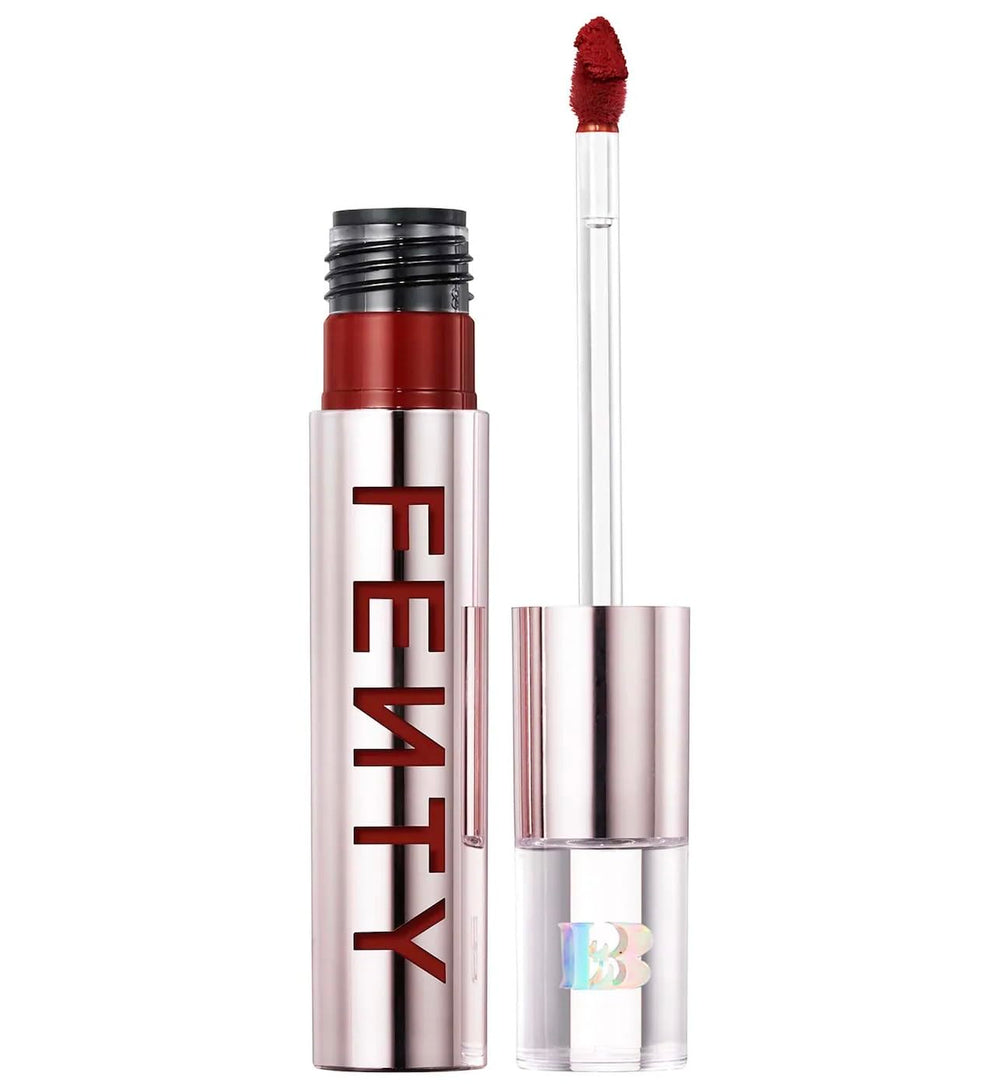 Fenty Icon Velvet – application précise grâce à l'embout dédié.