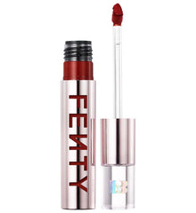 Fenty Icon Velvet – application précise grâce à l'embout dédié.