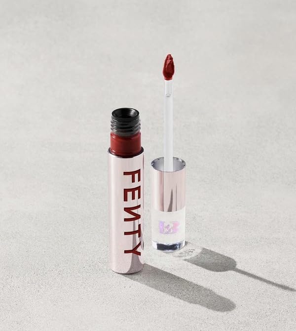 Fenty Icon Velvet – teinte pigmentee pour une couleur intense.