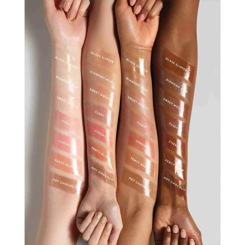 Gloss Bomb brillance miroir de FENTY BEAUTY pour un fini lumineux.
