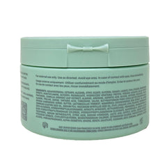 Texture crème du soin, pénétration rapide pour nourrir les cheveux.