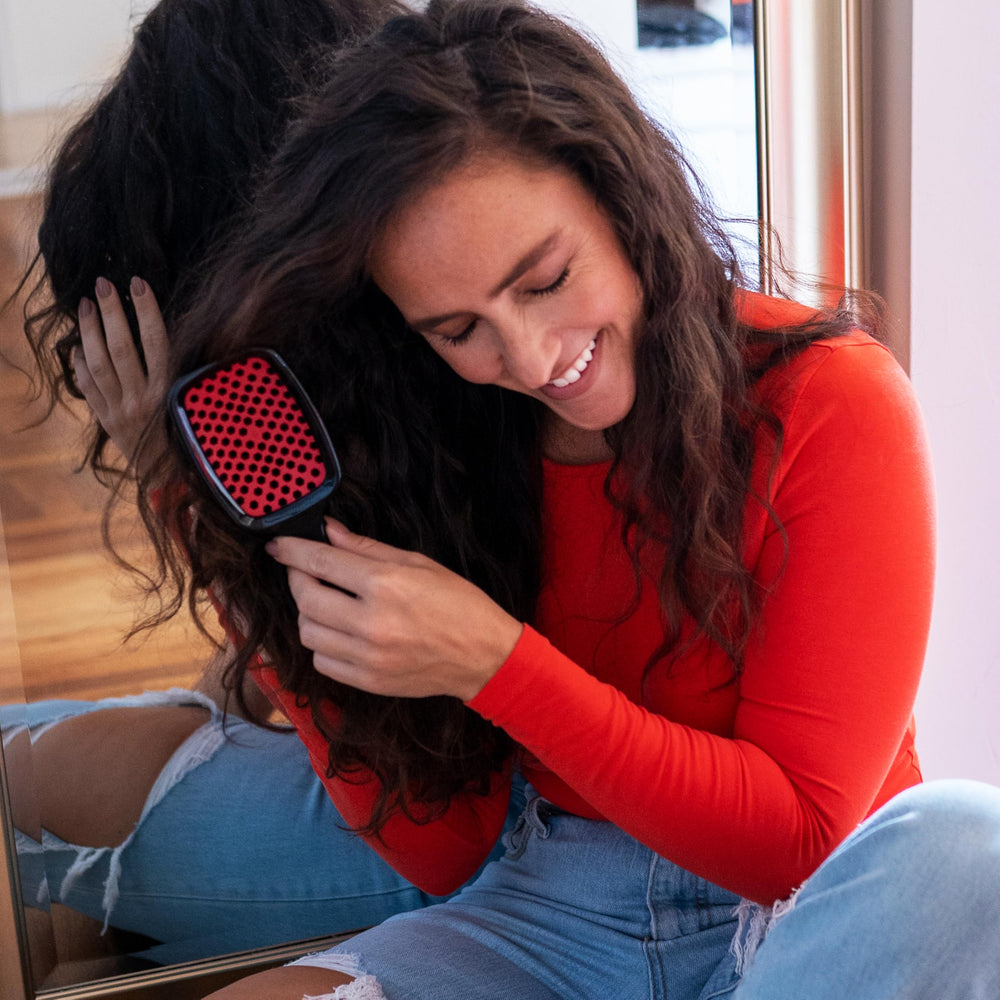 Utilisation sur cheveux mouillés et secs avec la UNbrush FHI Heat