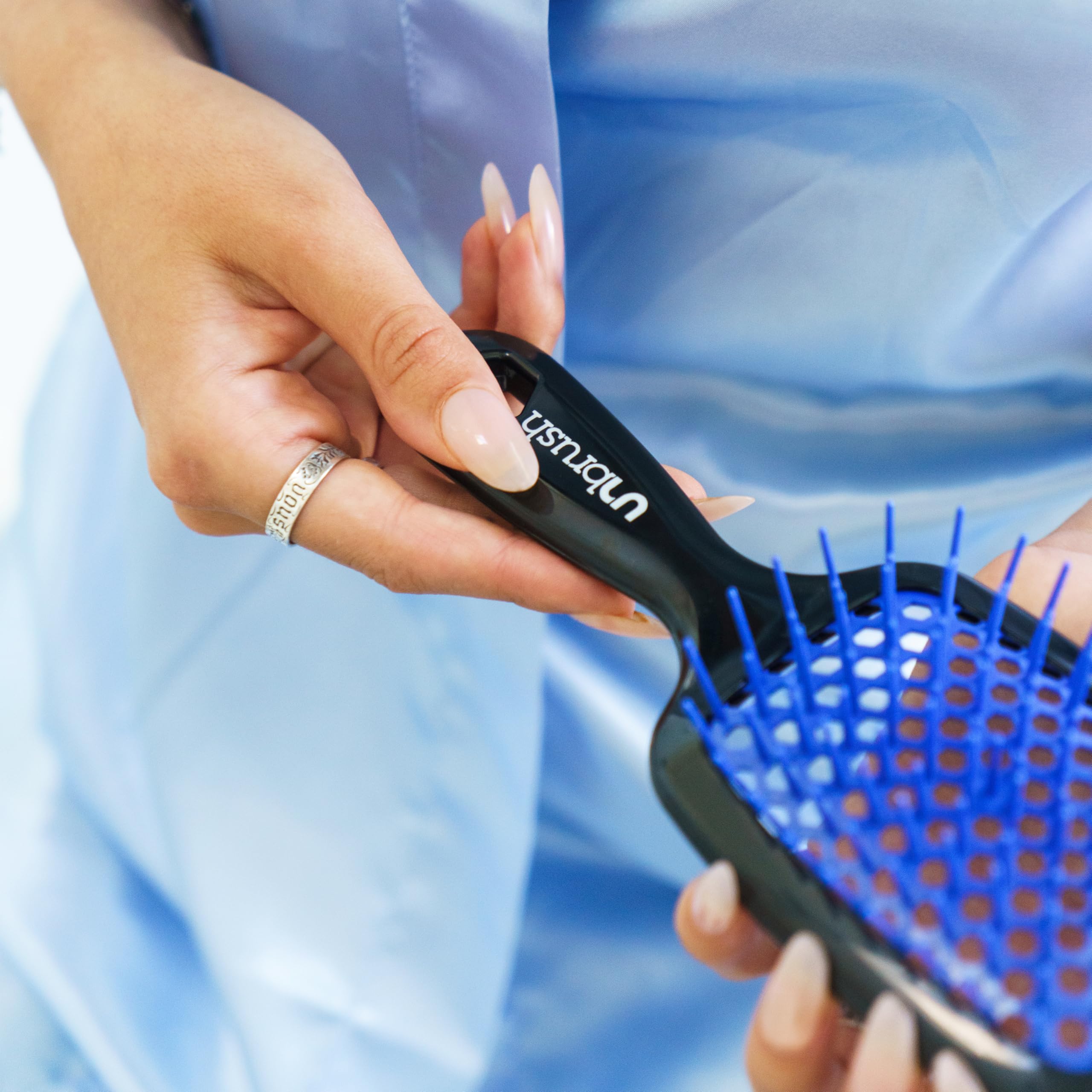 UNbrush: idéal pour cheveux bouclés, fins ou épais.