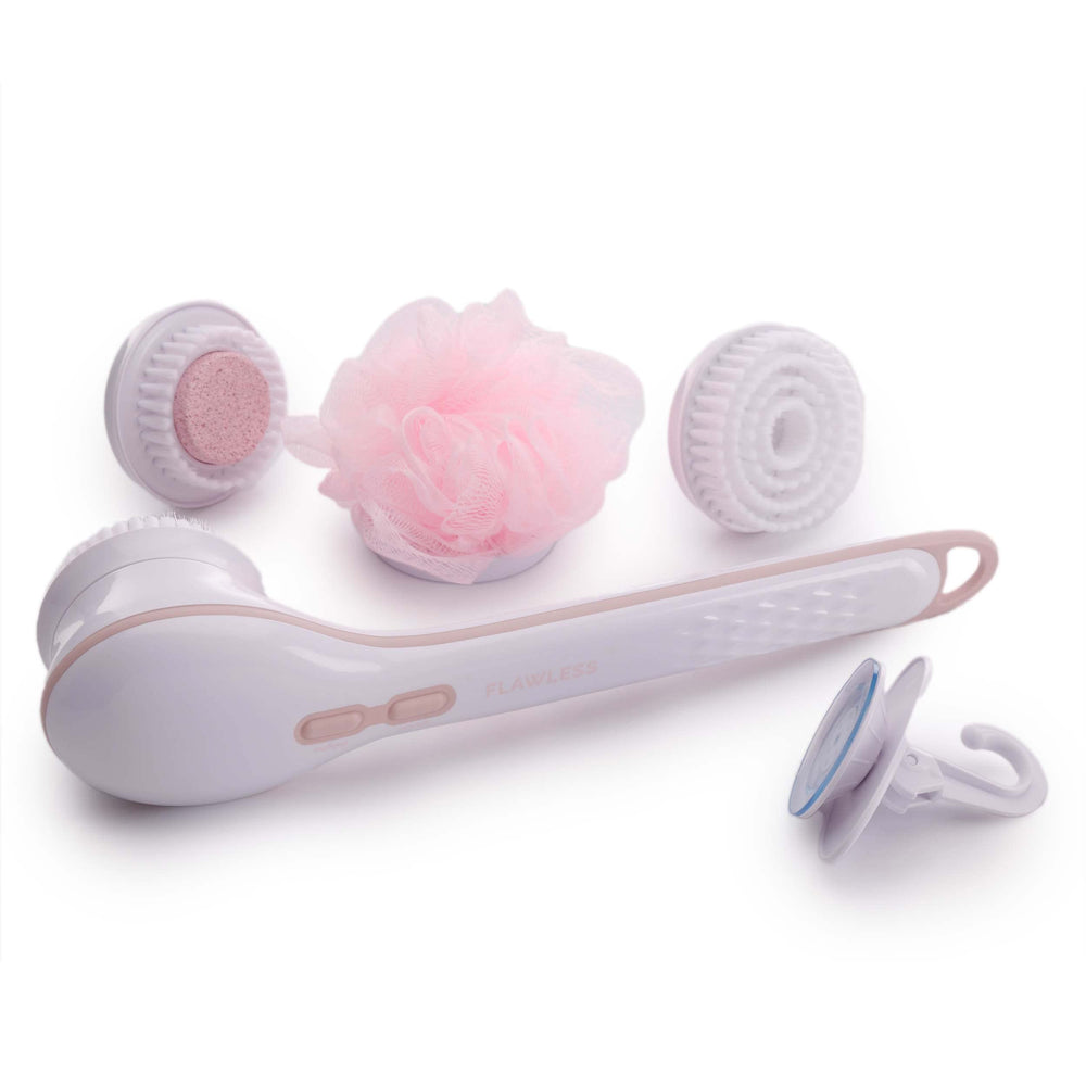 Brosse Finishing Touch Flawless Cleanse Spa avec poignee longue pour atteindre le dos et nettoyer en profondeur.
