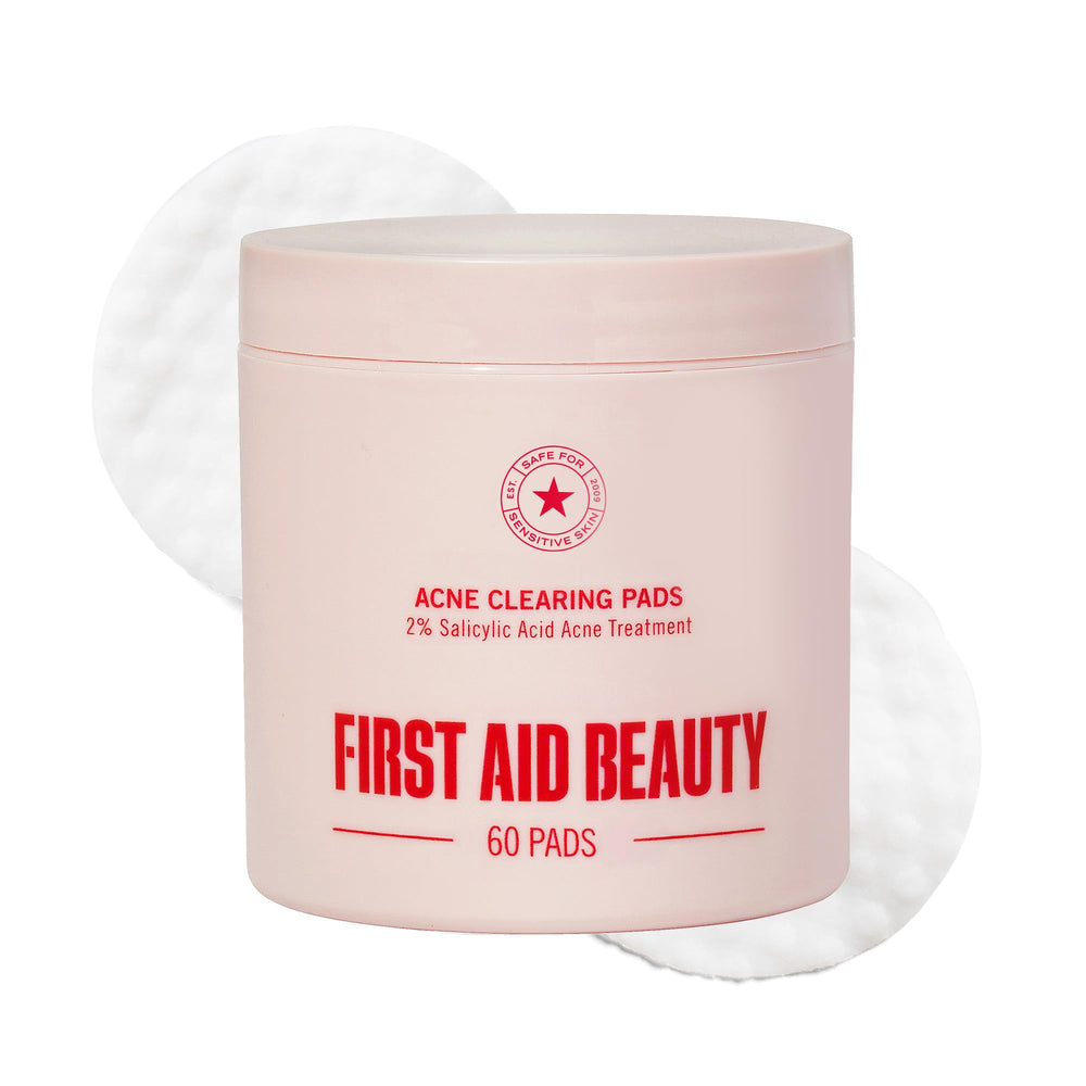 First Aid Beauty Acne Pads visage, double-face, application rapide et efficace.