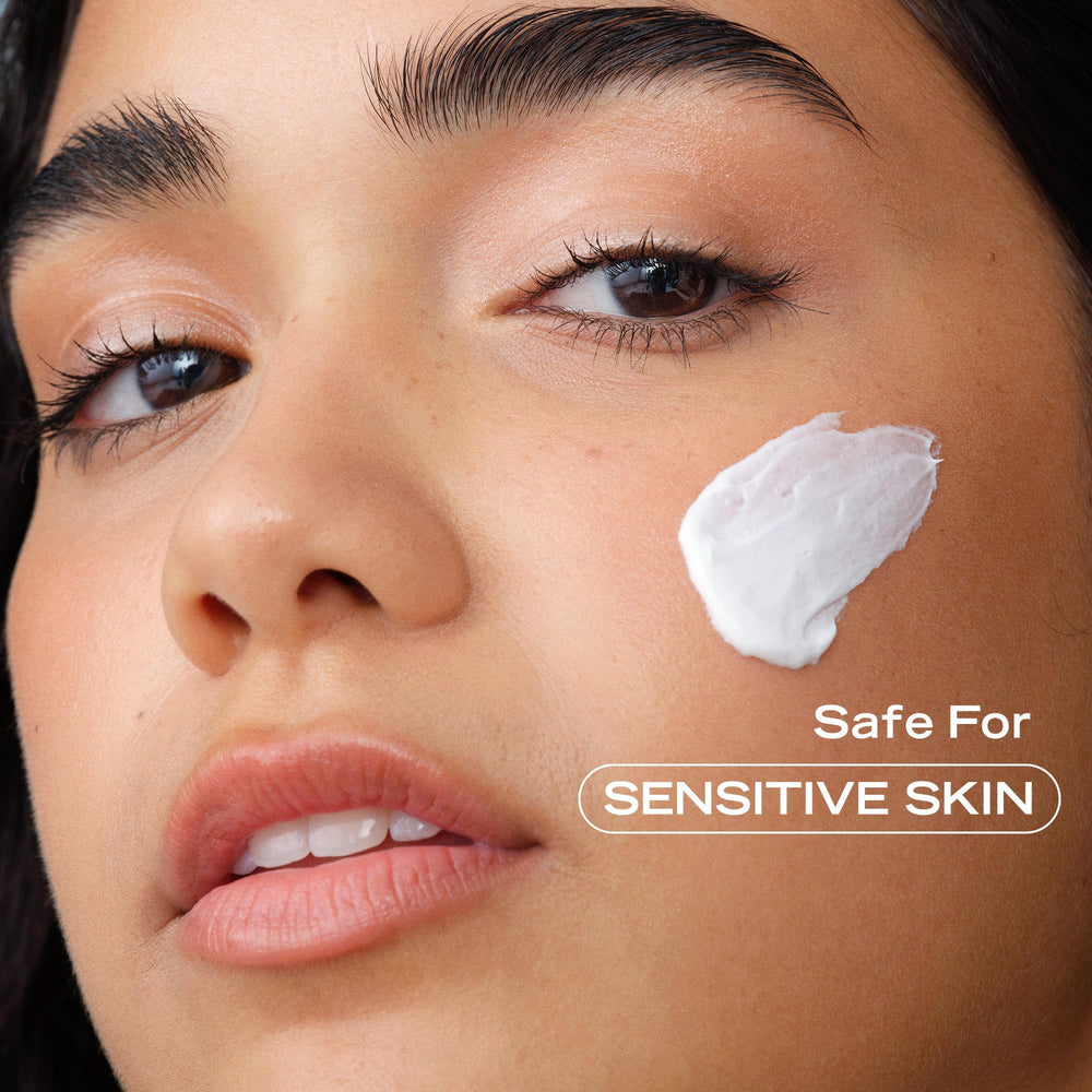 First Aid Beauty formule sans alcool ni parfum artificiel.