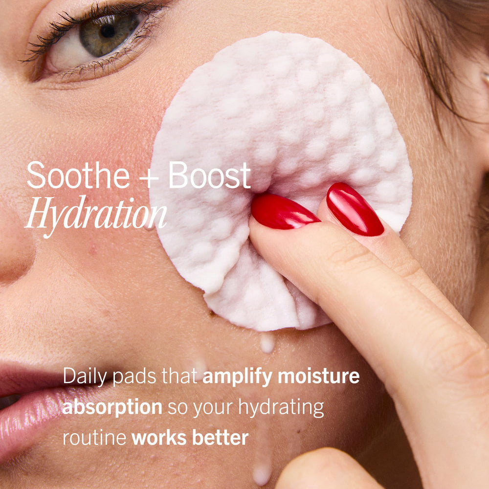 First Aid Beauty disques visage avoine colloïdale et céramides apportent hydratation durable.