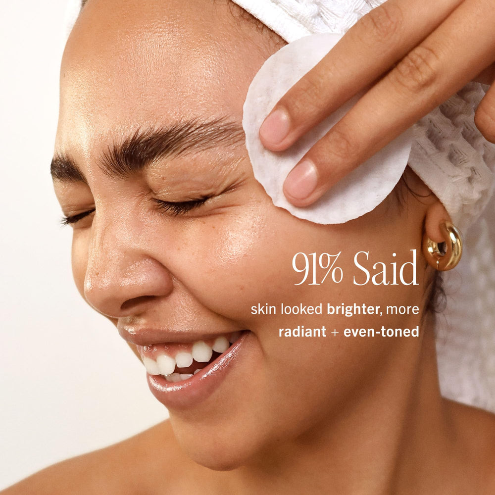 Emballage compostable First Aid Beauty pour une routine durable.