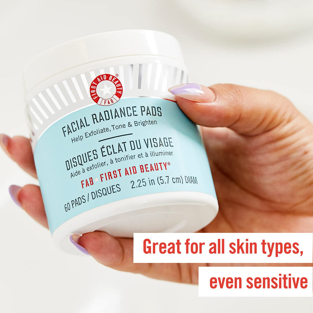 First Aid Beauty Facial Radiance Pads composition glycolique et lactique, bénéfice exfoliant.