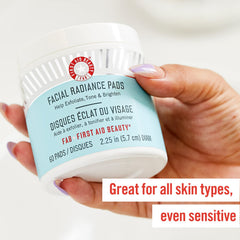 First Aid Beauty Facial Radiance Pads composition glycolique et lactique, bénéfice exfoliant.