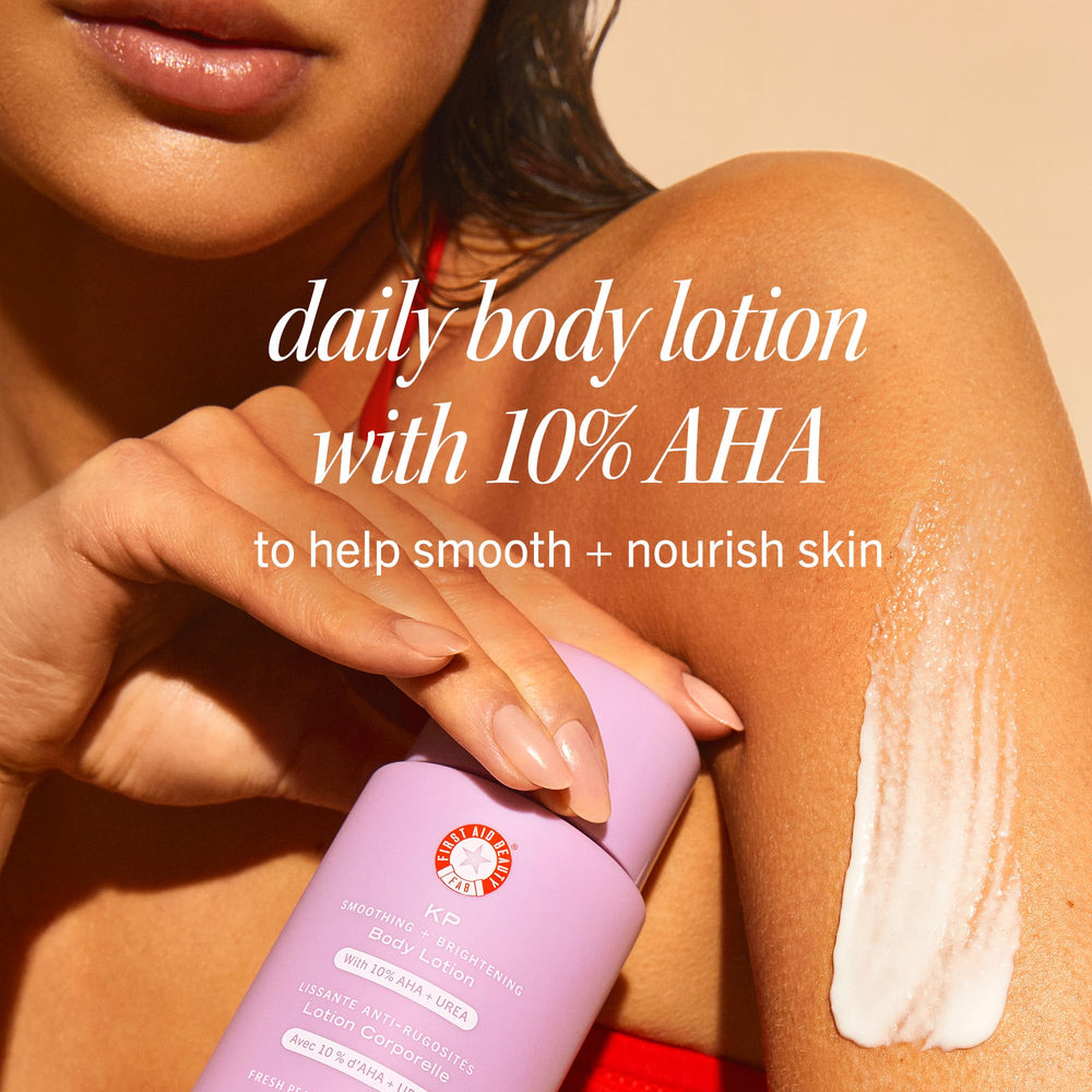 First Aid Beauty KP Smoothing – Texture crème riche prête à nourrir peau rugueuse
