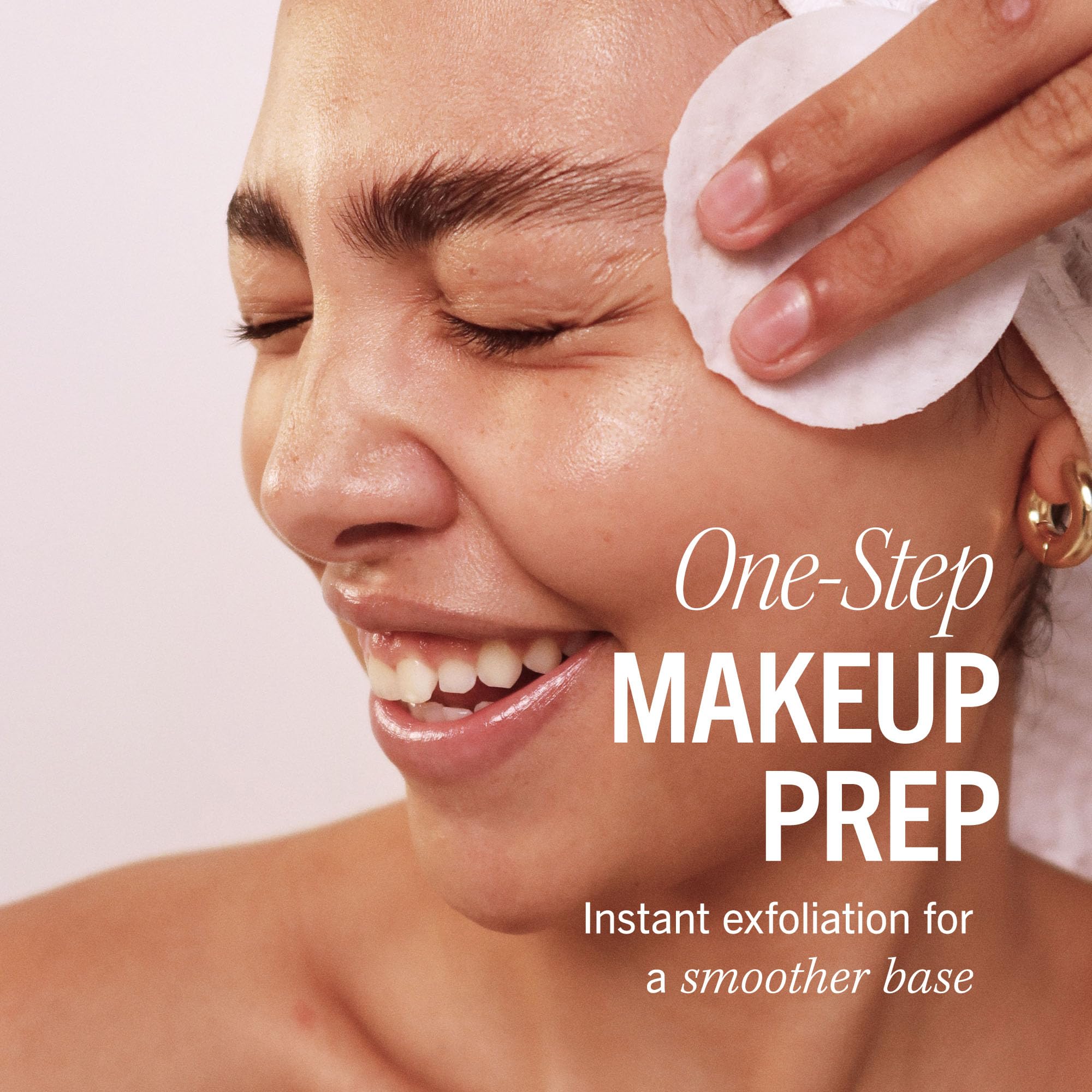 First Aid Beauty pads-exfoliants-tonifiants-visage pour peau lisse et éclatante.