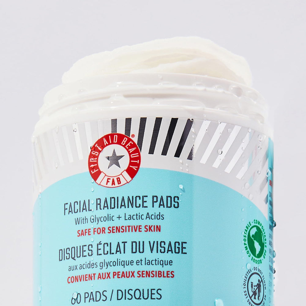 First Aid Beauty pads-exfoliants-usage-quotidien-visage routine quotidienne efficace.