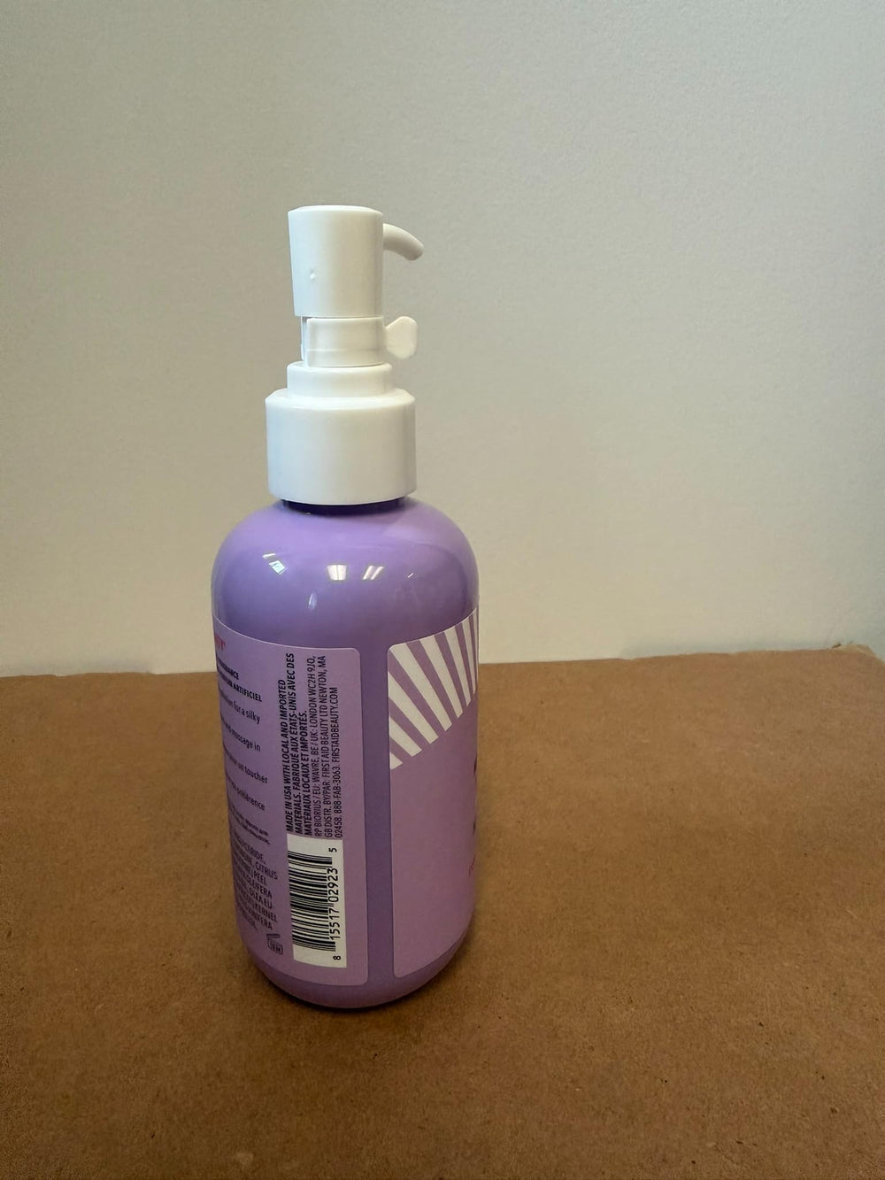 Sûr pour peaux sensibles et sans irritants avec First Aid Beauty.