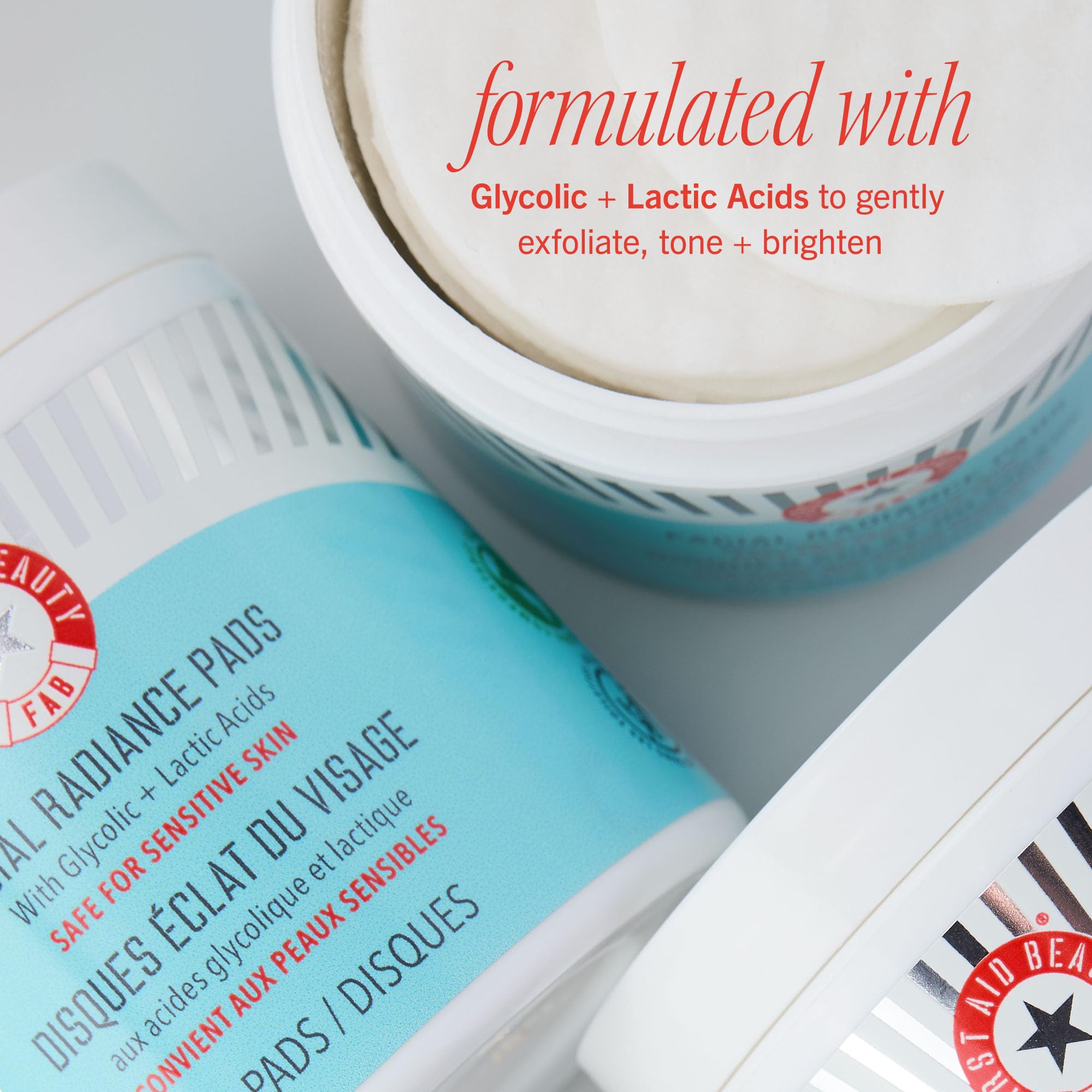 Préparation maquillage en une étape avec First Aid Beauty.