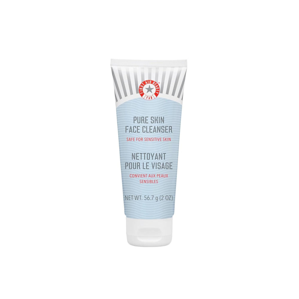First Aid Beauty Pure Skin Face Cleanser – flacon 2 oz, démaquille sans dessèchement.