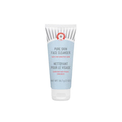 First Aid Beauty Pure Skin Face Cleanser – flacon 2 oz, démaquille sans dessèchement.