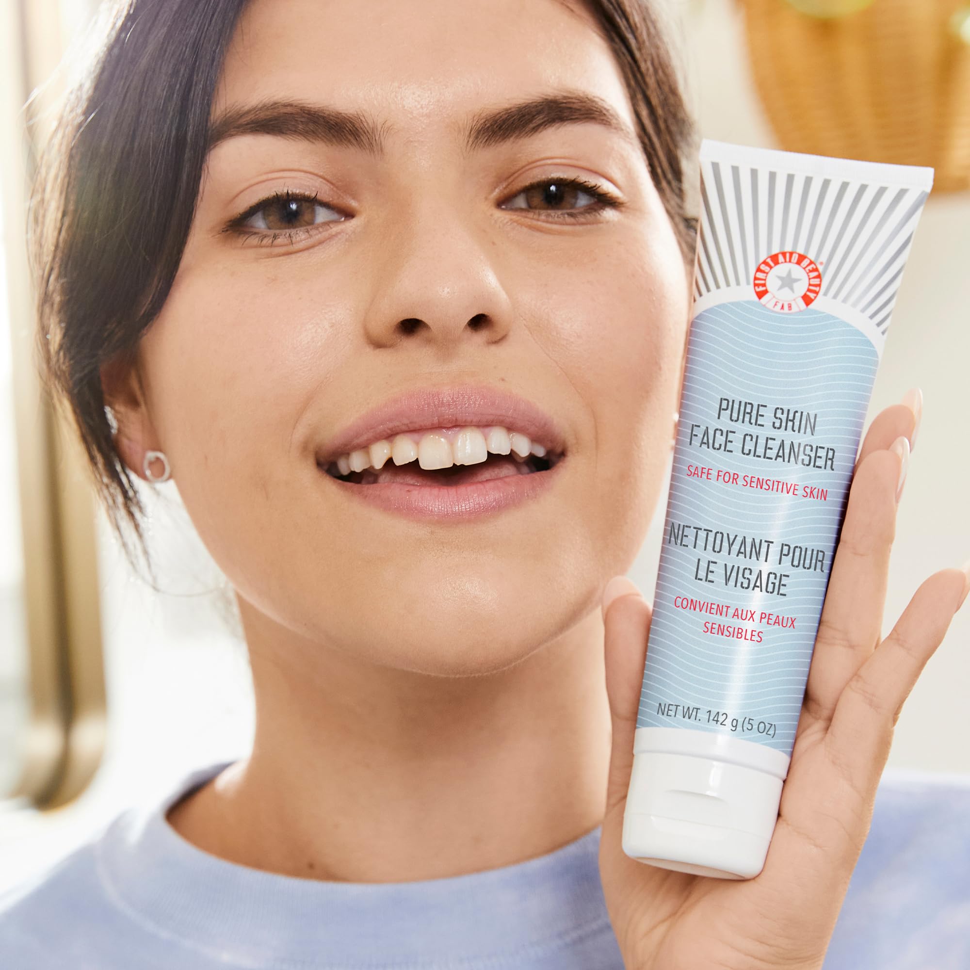Routine visage quotidienne avec Pure Skin Face Cleanser apres demquillage.
