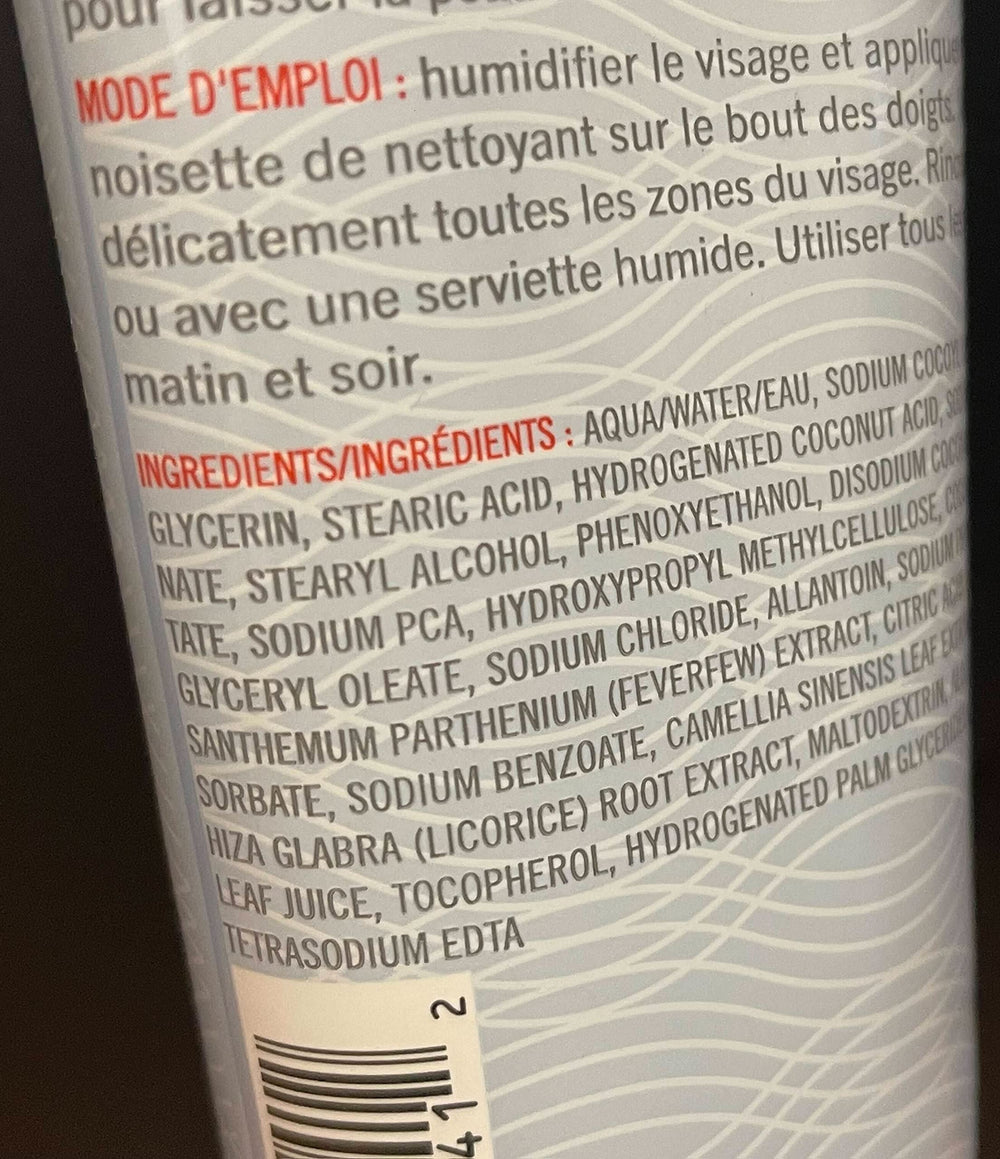 Sans parfum, Pure Skin Face Cleanser respecte les peaux sensibles.