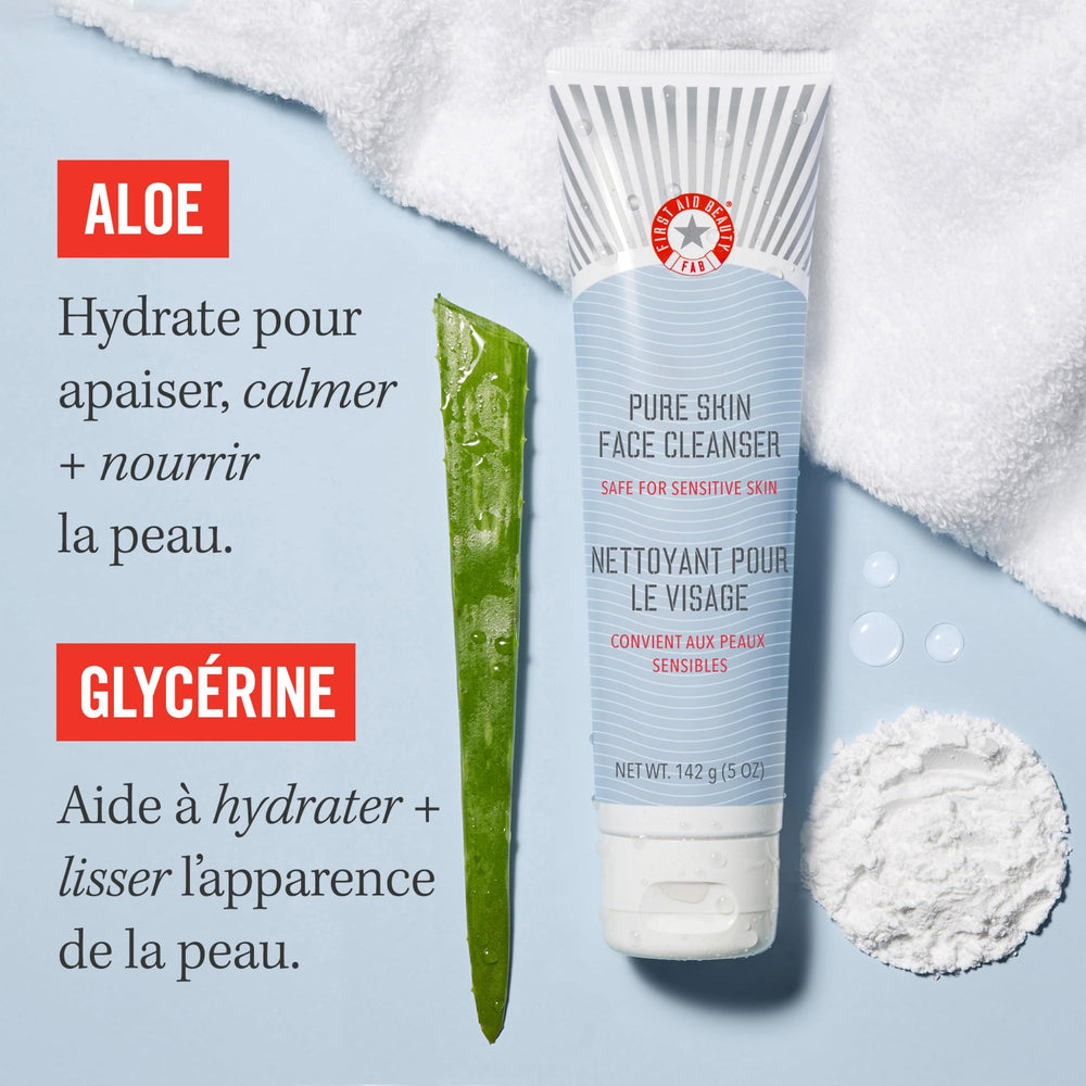 First Aid Beauty Pure Skin Face Cleanser – texture légère nettoie maquillage en douceur.