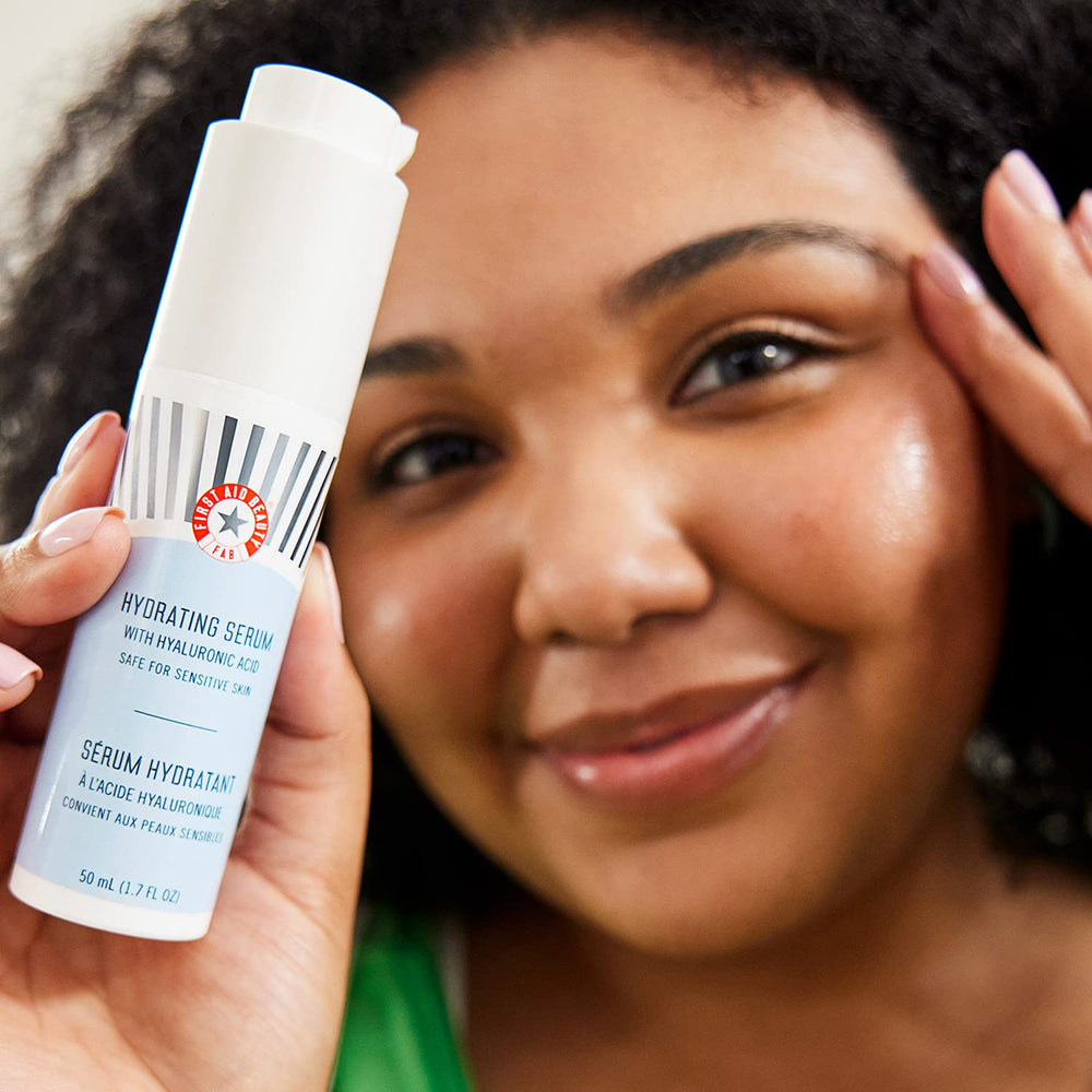 Ingrédients First Aid Beauty: squalane et avoine colloïdale pour peau douce.