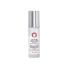 Sérum First Aid Beauty au rétinol et peptides, flacon élégant.